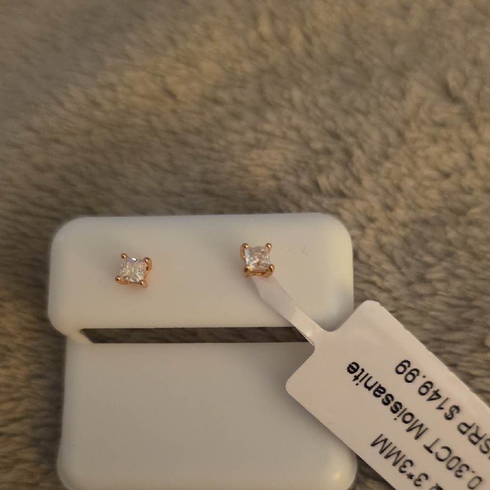.30ct Moissanite Stud Earrings